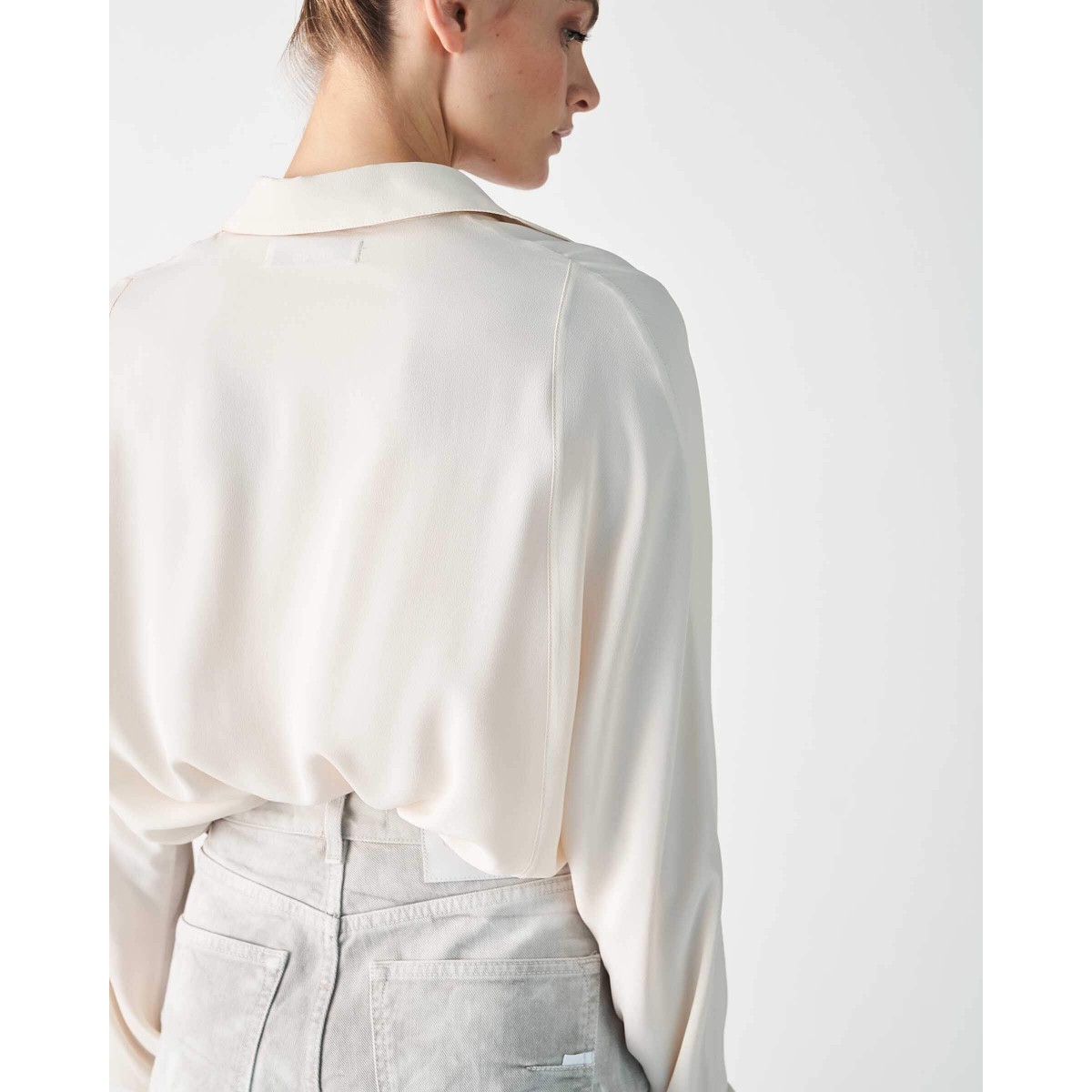 GrifoniBlusemedSmockiRhvid-01