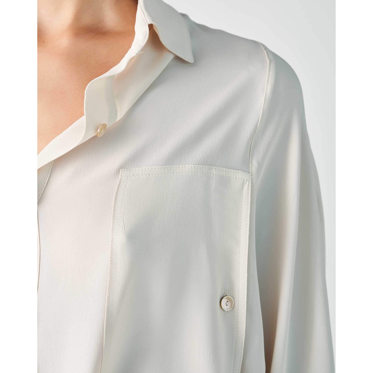 GrifoniBlusemedSmockiRhvid-01